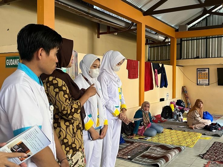 menghadapi tantangan teknologi dalam kebidanan
