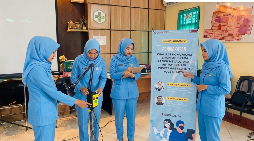 pelatihan rutin komunikasi terapeutik komitmen akademi kebidanan pgri