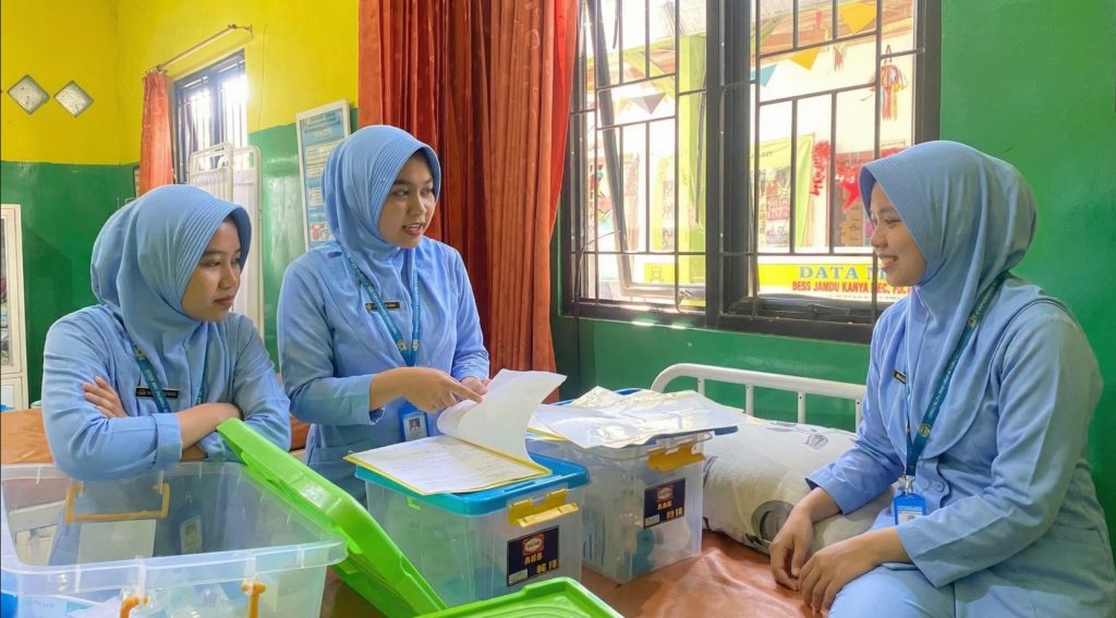 mahasiswa d3 akbid pgri tuntaskan praktik kebidanan di puskesmas dengan hasil terbaik